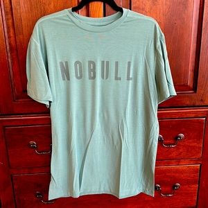 Nobull T-shirt. Size L